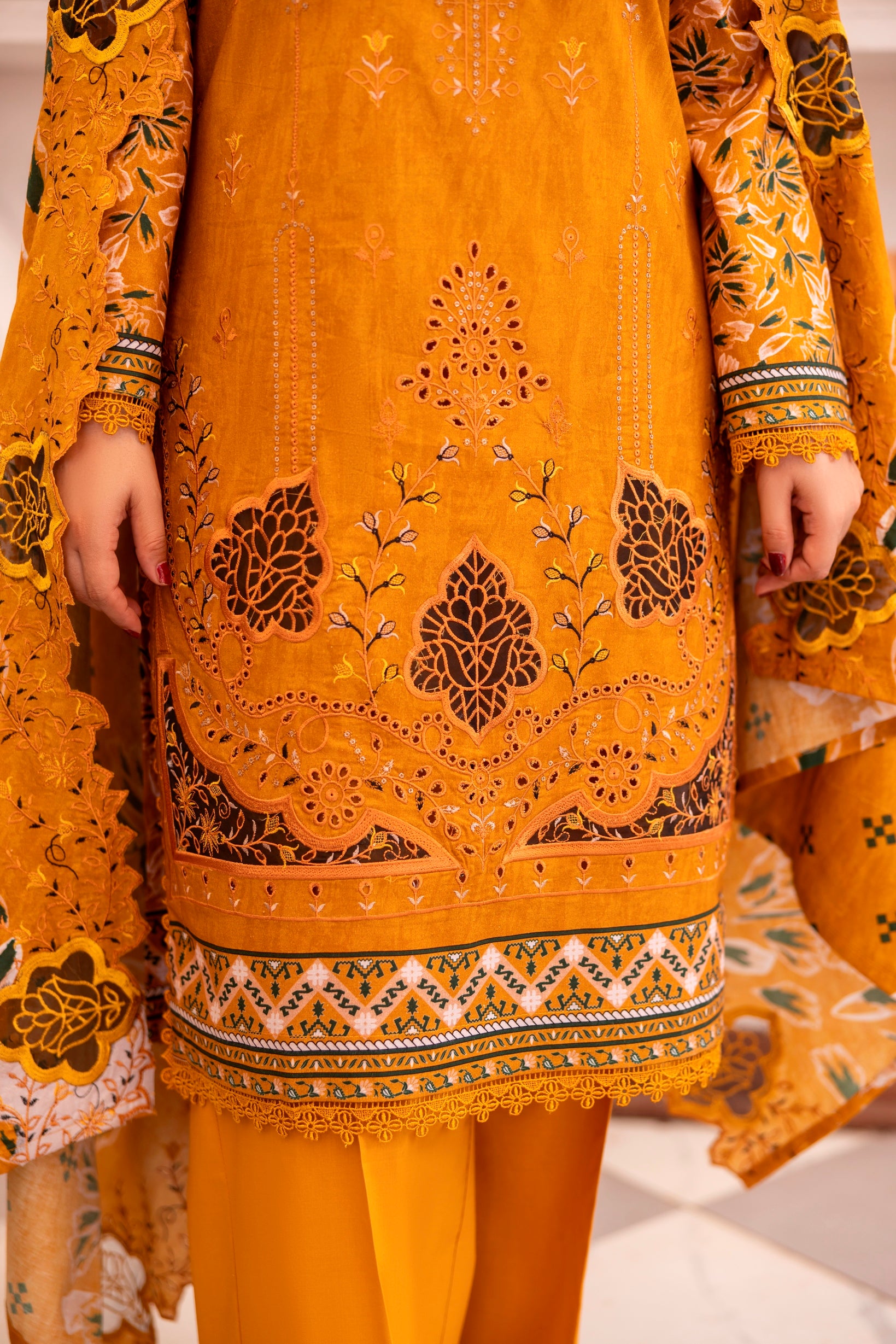 LZ0028 khadar suit Royal Embroidery Collection | 3-PCS | Unstitched