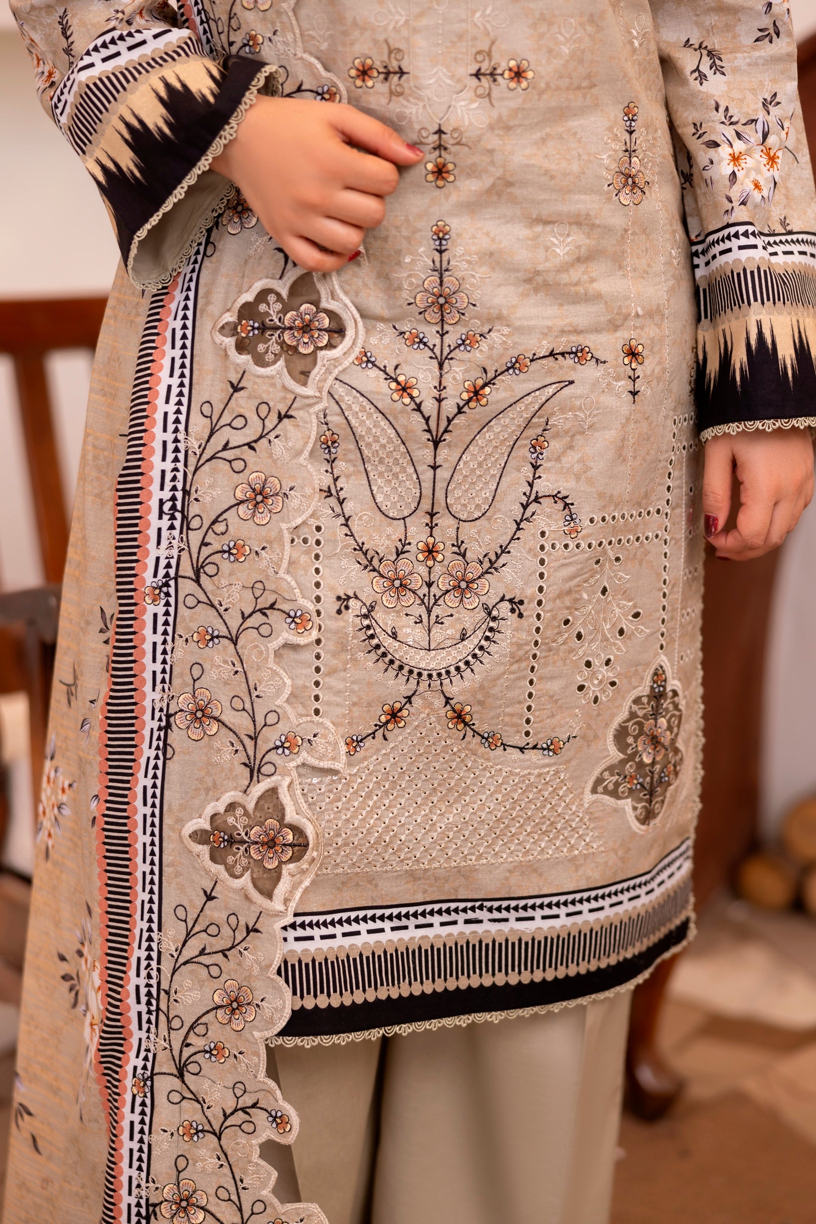 LZ0031 khadar suit Royal Embroidery Collection | 3-PCS | Unstitched