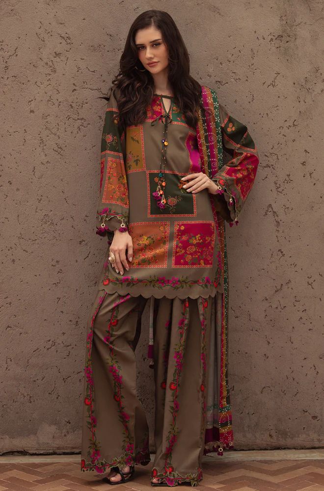 LZ1223- Charizma - Winter 3PC Karandi Digital Print Dress