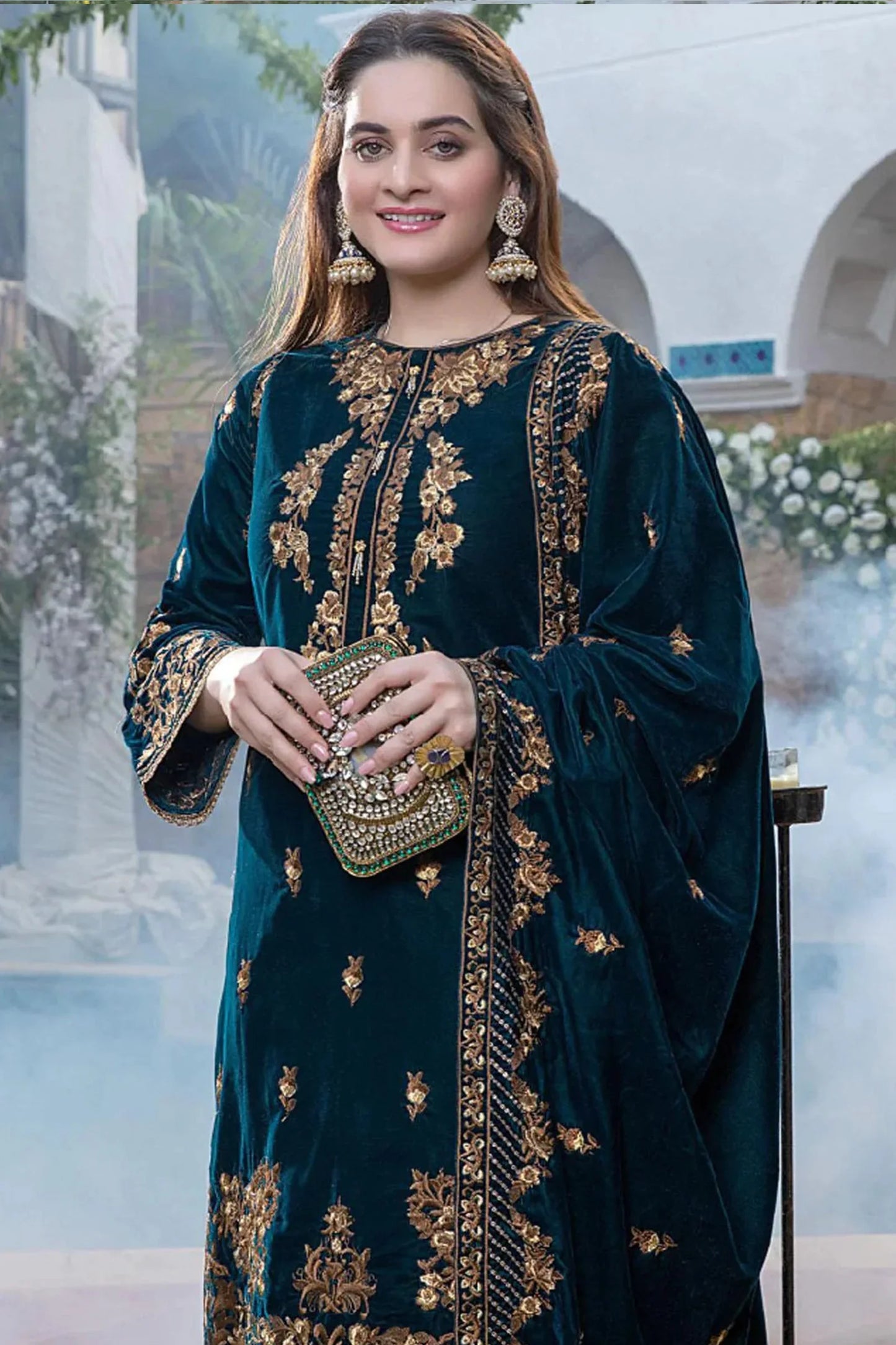 LZ402-WINTER Embroidered Velvet Three piece With Velvet Shawl Winter Collection