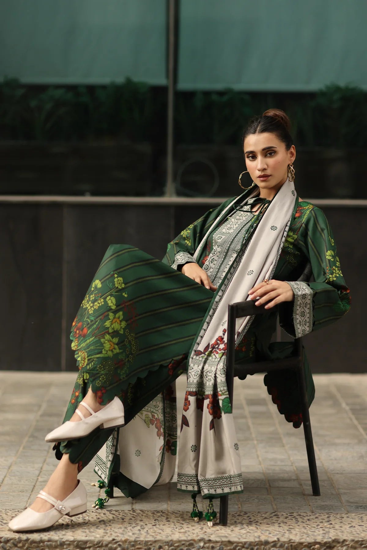 LZ1250- Charizma - Winter 3PC Karandi Digital Print Dress unstitched