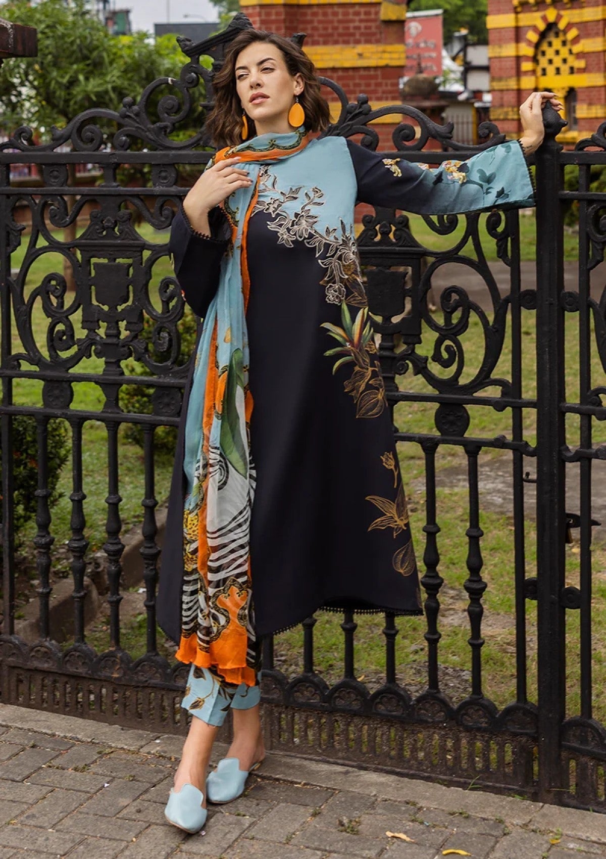 LZ0179-SUMMER 3PC Lawn Embroidered Shirt With Organza Embroidered Dupatta
