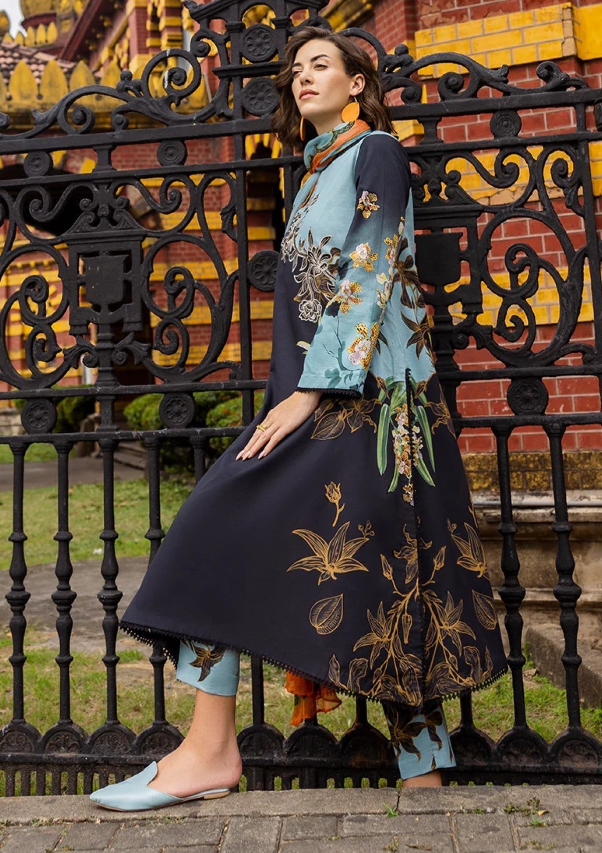 LZ0179-SUMMER 3PC Lawn Embroidered Shirt With Organza Embroidered Dupatta